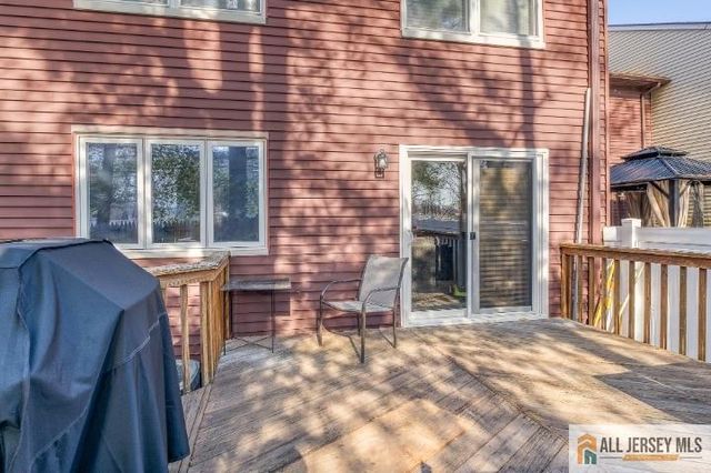 16 Pendleton Place, Old Bridge, NJ 08857