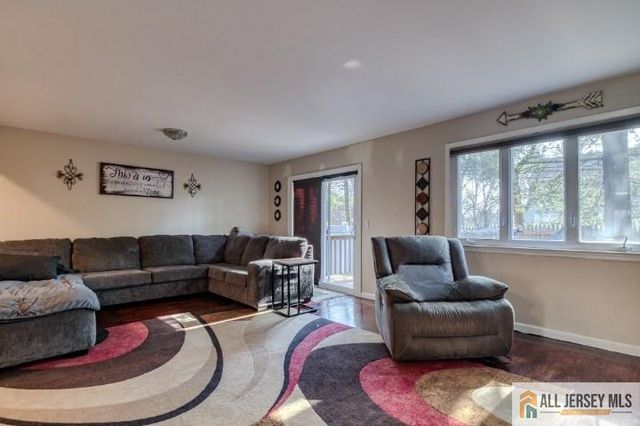 16 Pendleton Place, Old Bridge, NJ 08857