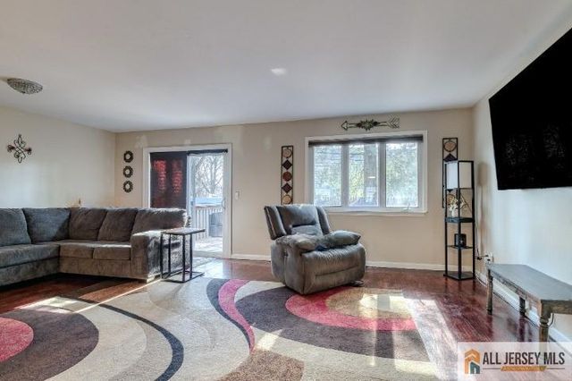 16 Pendleton Place, Old Bridge, NJ 08857