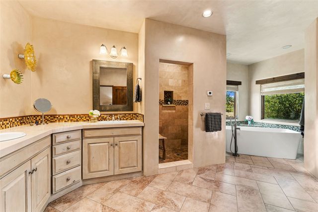 13 Sundance Circle, Santa Fe, NM 87506