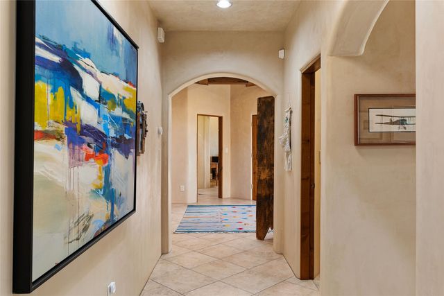 13 Sundance Circle, Santa Fe, NM 87506