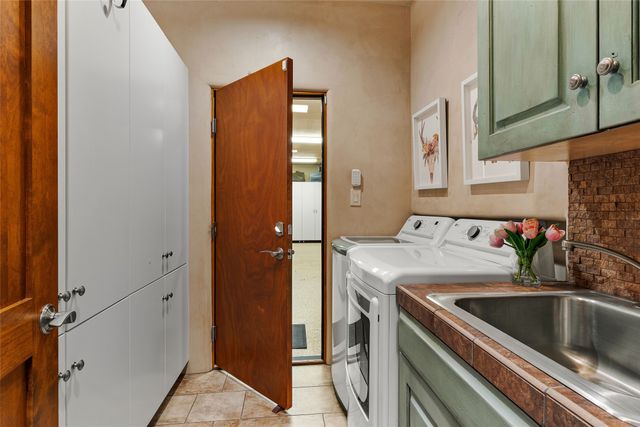 13 Sundance Circle, Santa Fe, NM 87506