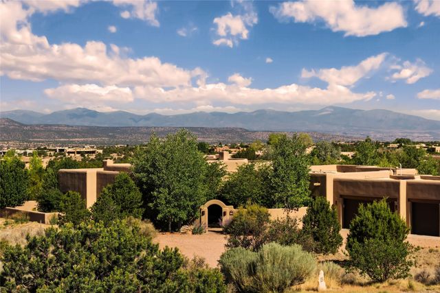 13 Sundance Circle, Santa Fe, NM 87506