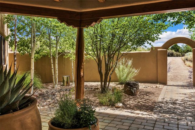 13 Sundance Circle, Santa Fe, NM 87506