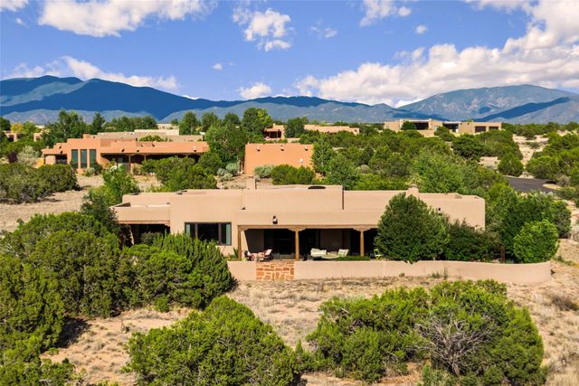 13 Sundance Circle, Santa Fe, NM 87506