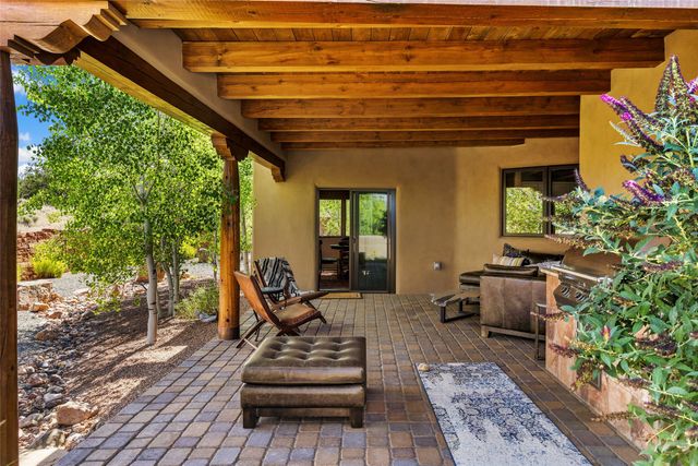 13 Sundance Circle, Santa Fe, NM 87506