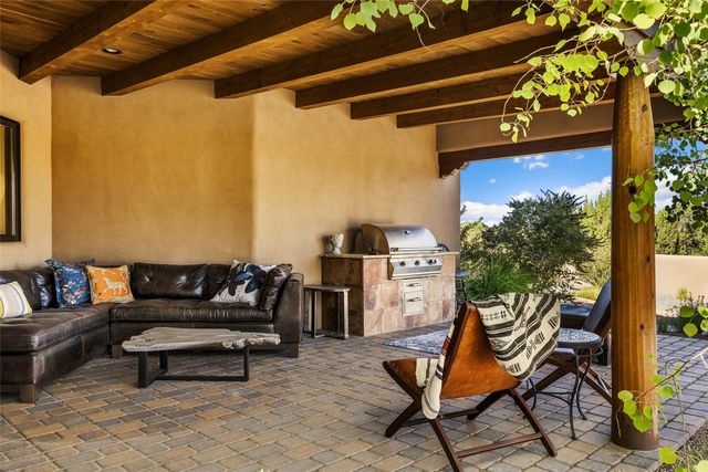 13 Sundance Circle, Santa Fe, NM 87506