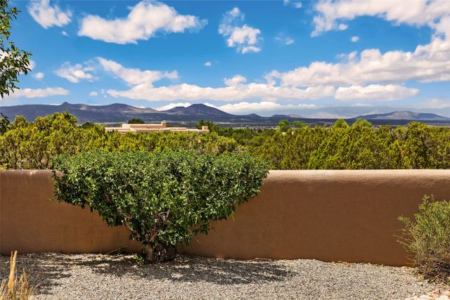 13 Sundance Circle, Santa Fe, NM 87506