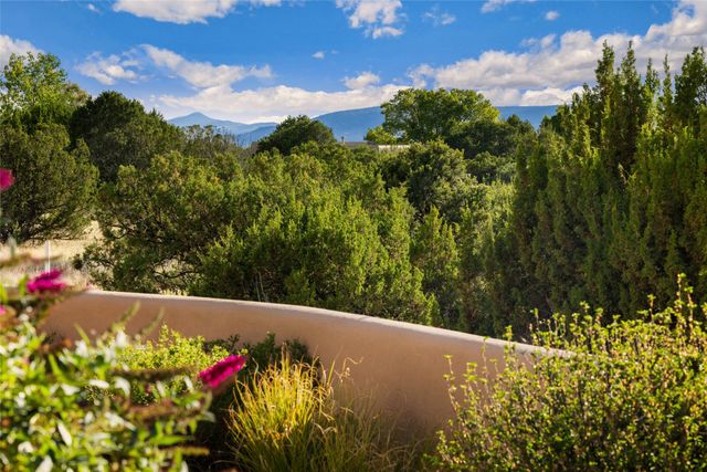 13 Sundance Circle, Santa Fe, NM 87506