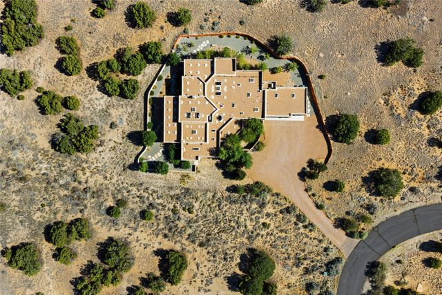 13 Sundance Circle, Santa Fe, NM 87506