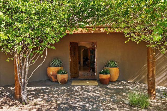 13 Sundance Circle, Santa Fe, NM 87506