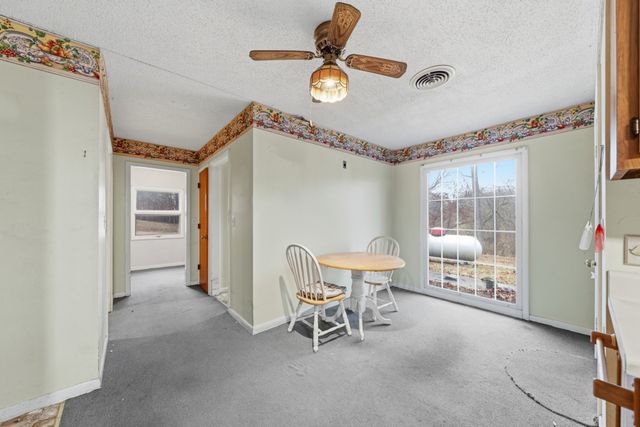 301 Sanford Ln, Lawrenceburg, TN 38464