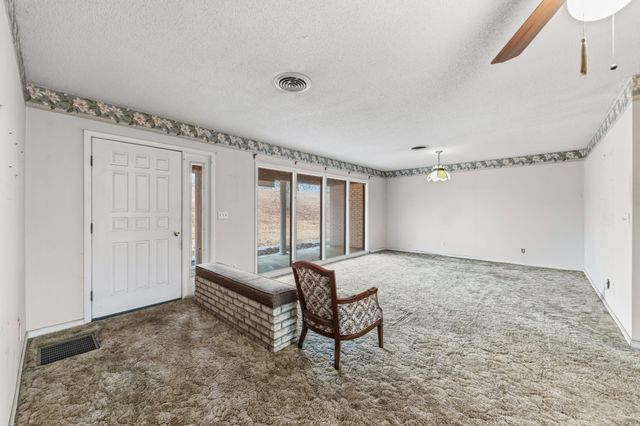 301 Sanford Ln, Lawrenceburg, TN 38464