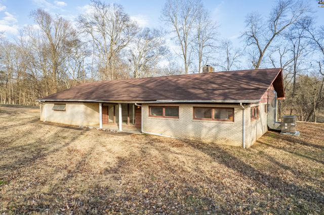 301 Sanford Ln, Lawrenceburg, TN 38464