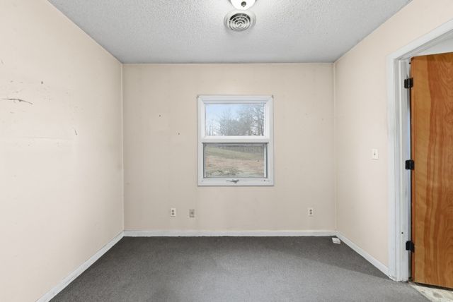 301 Sanford Ln, Lawrenceburg, TN 38464