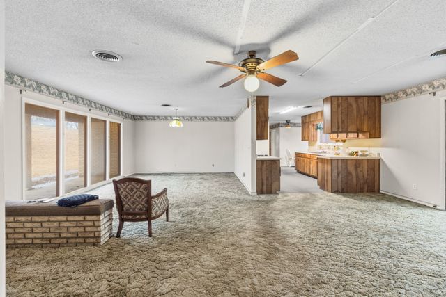 301 Sanford Ln, Lawrenceburg, TN 38464