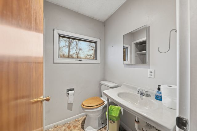 301 Sanford Ln, Lawrenceburg, TN 38464