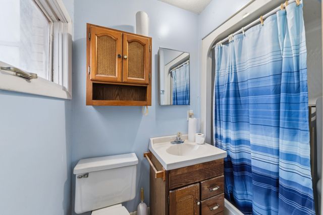 301 Sanford Ln, Lawrenceburg, TN 38464