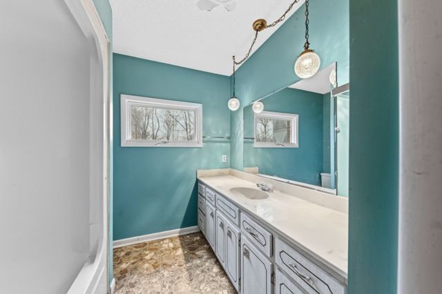 301 Sanford Ln, Lawrenceburg, TN 38464