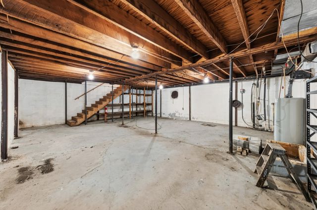 301 Sanford Ln, Lawrenceburg, TN 38464