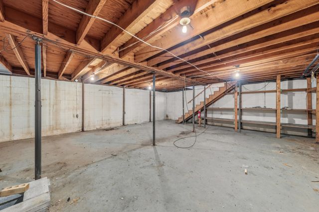 301 Sanford Ln, Lawrenceburg, TN 38464