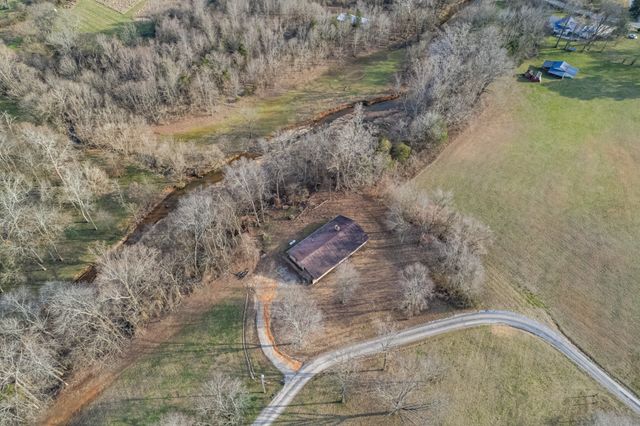 301 Sanford Ln, Lawrenceburg, TN 38464