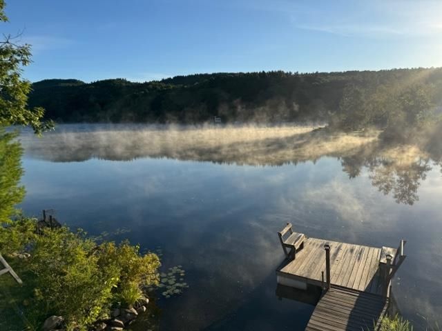 24 West Shore Drive, Tinmouth, VT 05773