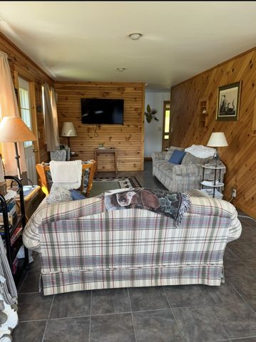 24 West Shore Drive, Tinmouth, VT 05773