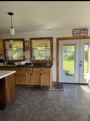 24 West Shore Drive, Tinmouth, VT 05773