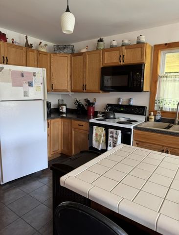 24 West Shore Drive, Tinmouth, VT 05773