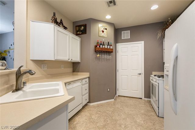 3975 North Hualapai Way 210, Las Vegas, NV 89129