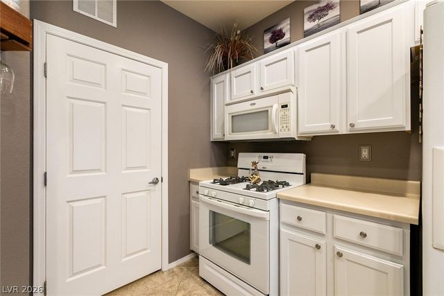 3975 North Hualapai Way 210, Las Vegas, NV 89129