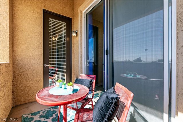 3975 North Hualapai Way 210, Las Vegas, NV 89129