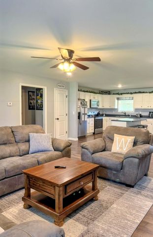 20 Allie Lane, Stanton, KY 40380