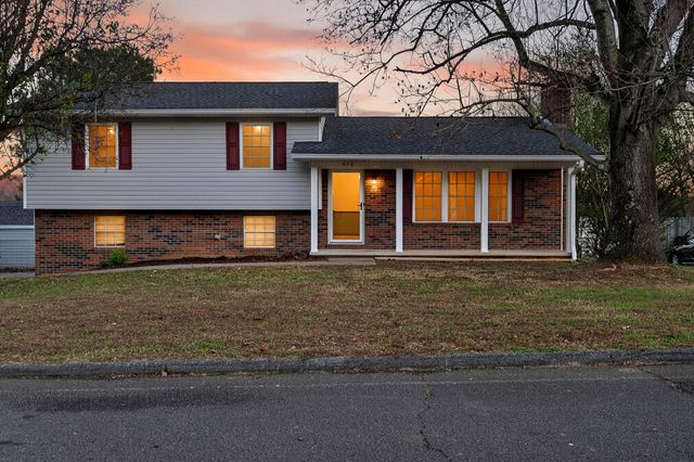 930 Tri Circle NE, Cleveland, TN 37312