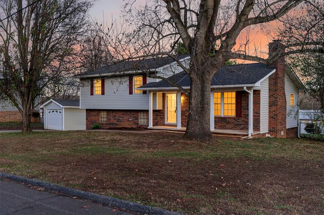 930 Tri Circle NE, Cleveland, TN 37312