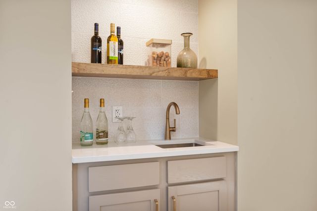 12040 Kemp Circle, Indianapolis, IN 46229
