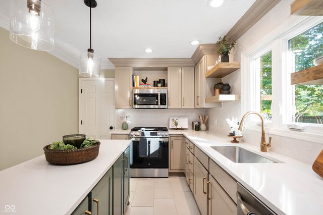 12040 Kemp Circle, Indianapolis, IN 46229