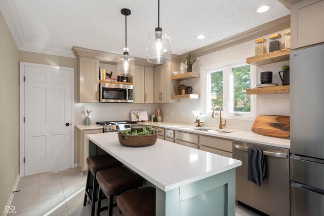 12040 Kemp Circle, Indianapolis, IN 46229