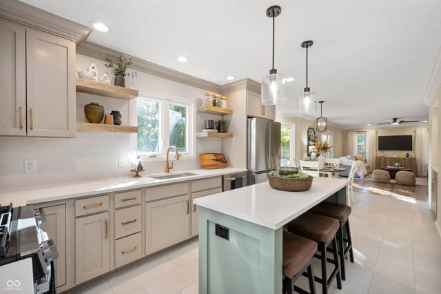 12040 Kemp Circle, Indianapolis, IN 46229
