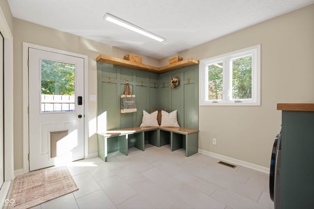 12040 Kemp Circle, Indianapolis, IN 46229