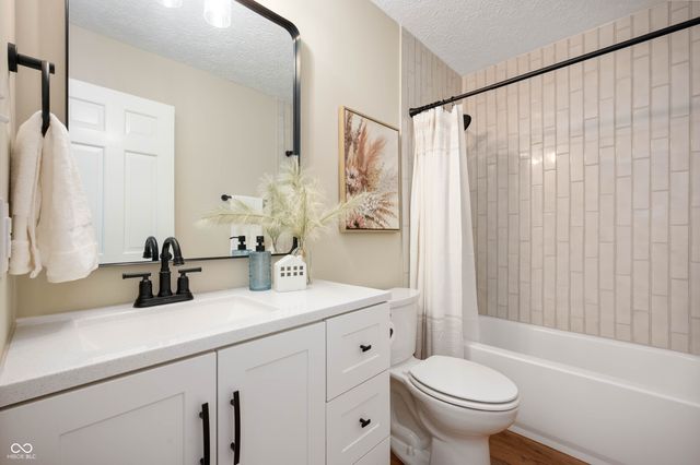 12040 Kemp Circle, Indianapolis, IN 46229