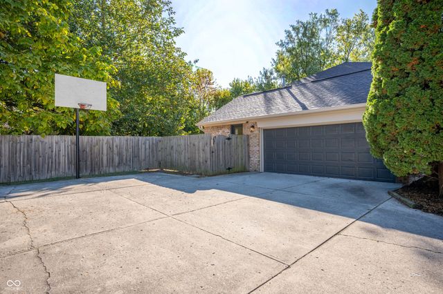 12040 Kemp Circle, Indianapolis, IN 46229