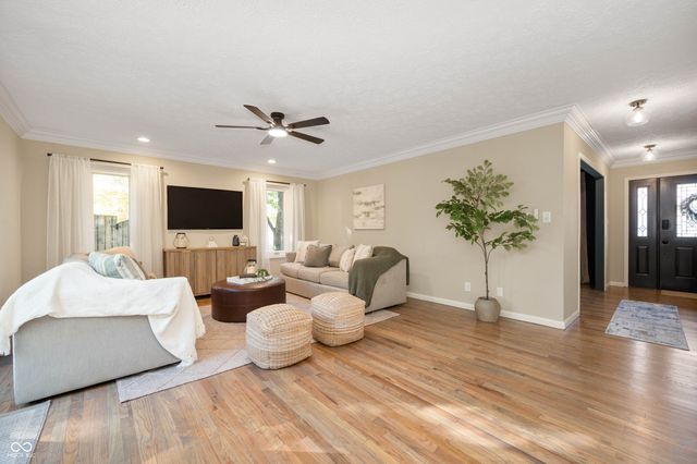 12040 Kemp Circle, Indianapolis, IN 46229
