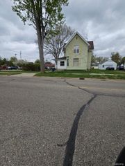 209 E Corunna Avenue, Corunna, MI 48817