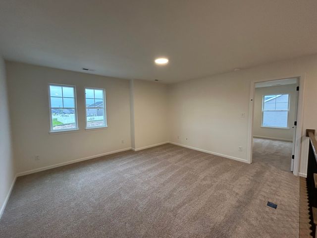 3002 Travelers Way, Valparaiso, IN 46385