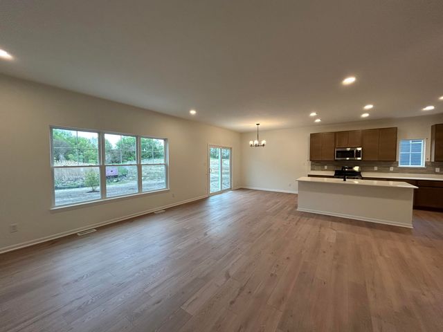 3002 Travelers Way, Valparaiso, IN 46385