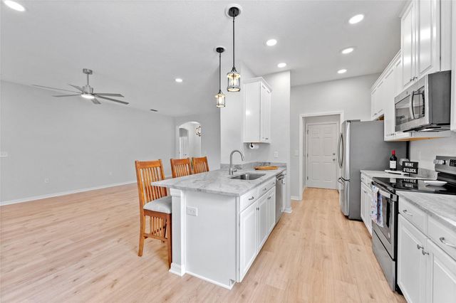 6052 CHAMPIONS GATE BOULEVARD, Zephyrhills, FL 33541