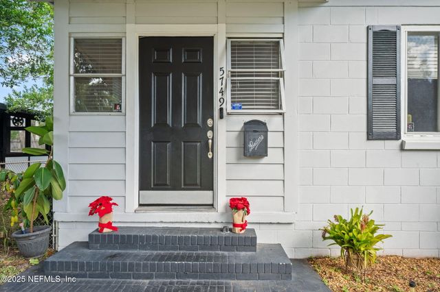 5749 CEDAR PARK Lane, Jacksonville, FL 32210