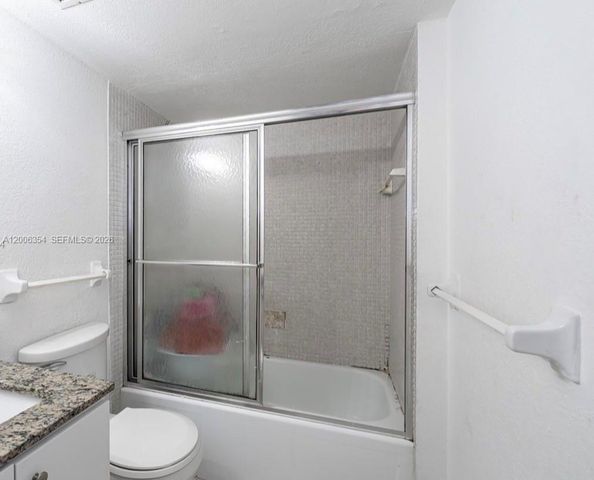 4174 Inverrary Dr 202, Lauderhill, FL 33319